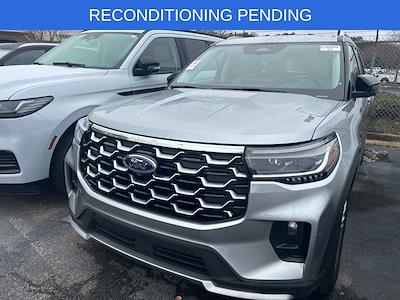 Used 2025 Ford Explorer - photo 1