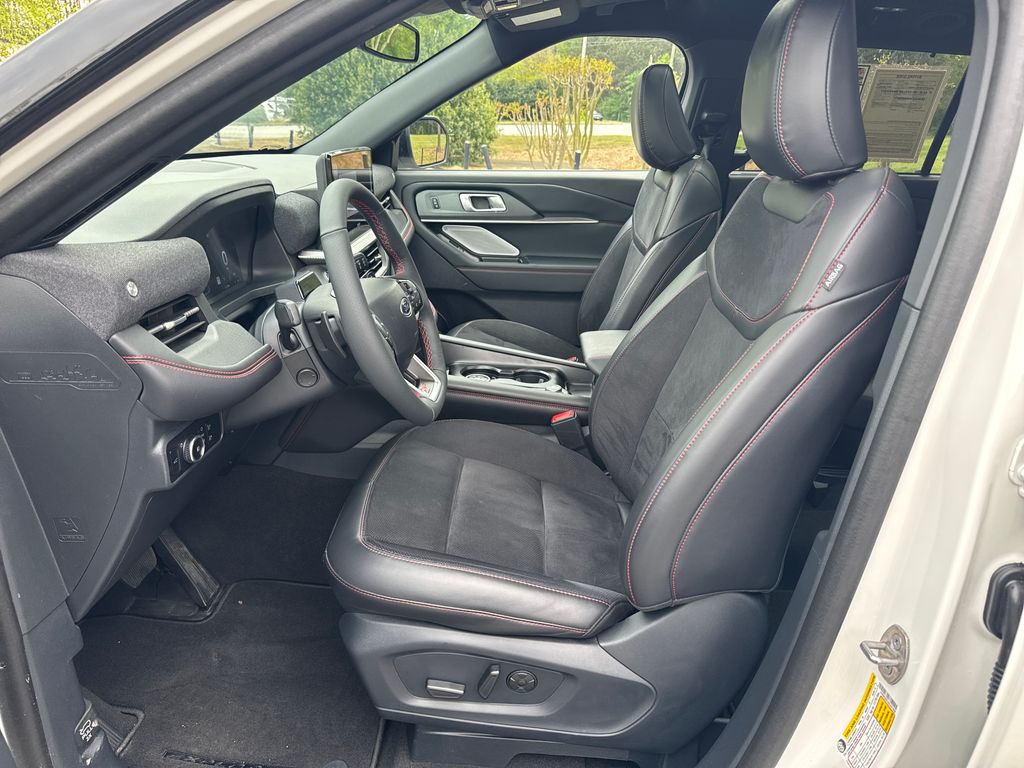 Used 2025 Ford Explorer - photo 25
