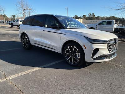 Used 2025 Lincoln Nautilus Reserve for sale #SJ898270P - photo 1