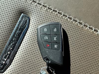 Used 2025 GMC Yukon - photo 1