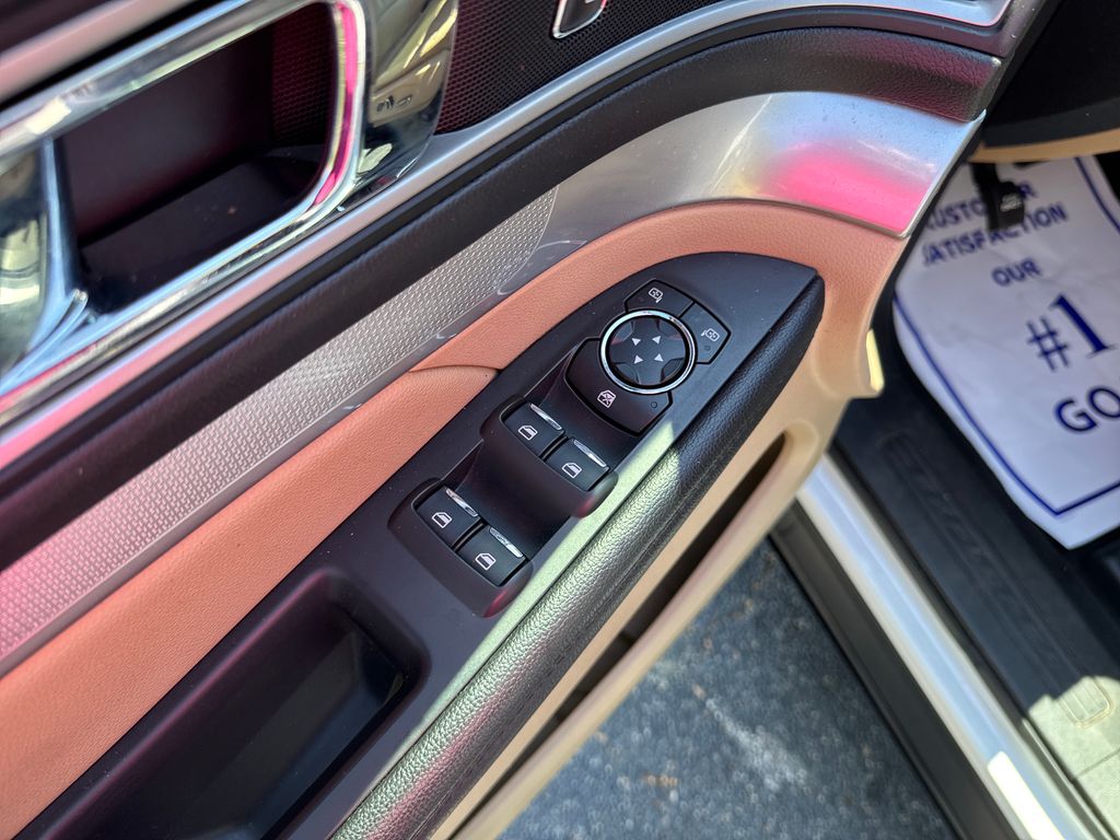 Used 2017 Ford Explorer - photo 23