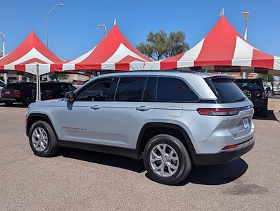 2022 Jeep Grand Cherokee 4x2 SUV for sale #P14196 - photo 2