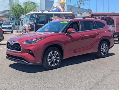 Used 2023 Toyota Highlander XLE SUV for sale #P14198 - photo 1