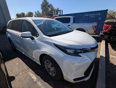 Used 2025 Toyota Sienna LE Minivan for sale #P14555 - photo 2