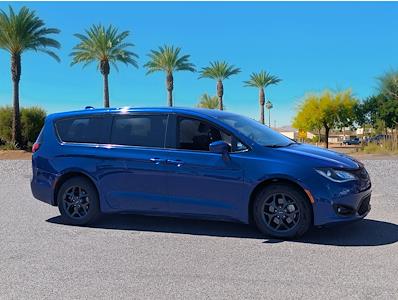 Used 2020 Chrysler Pacifica - photo 1