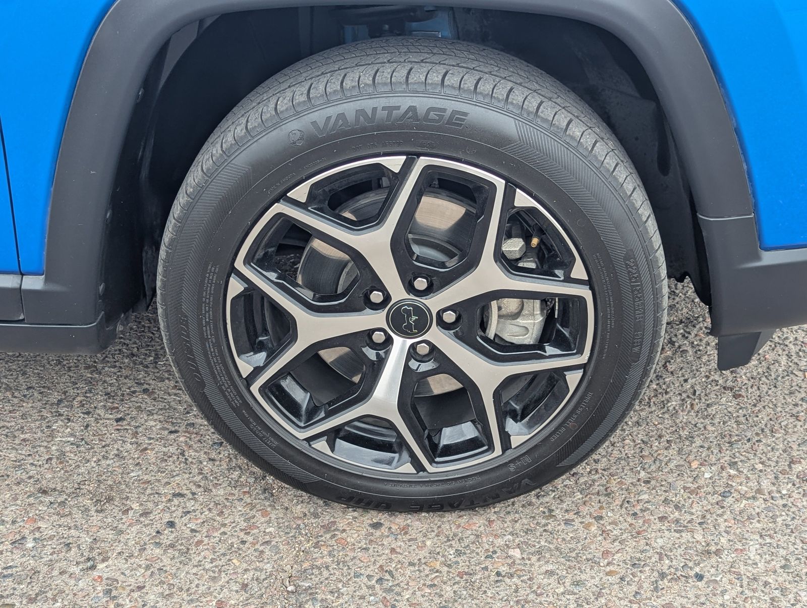 Used 2025 Jeep Compass - photo 10