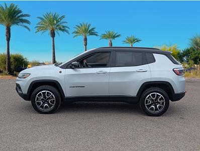 Used 2025 Jeep Compass - photo 1