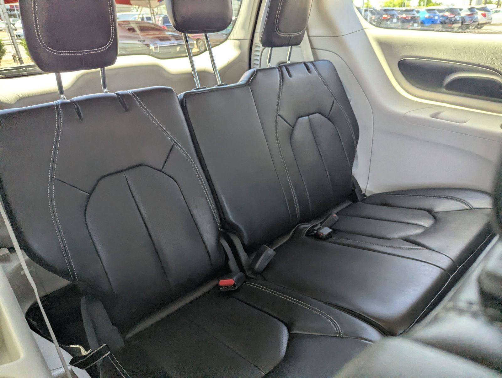 Used 2023 Chrysler Pacifica - photo 16