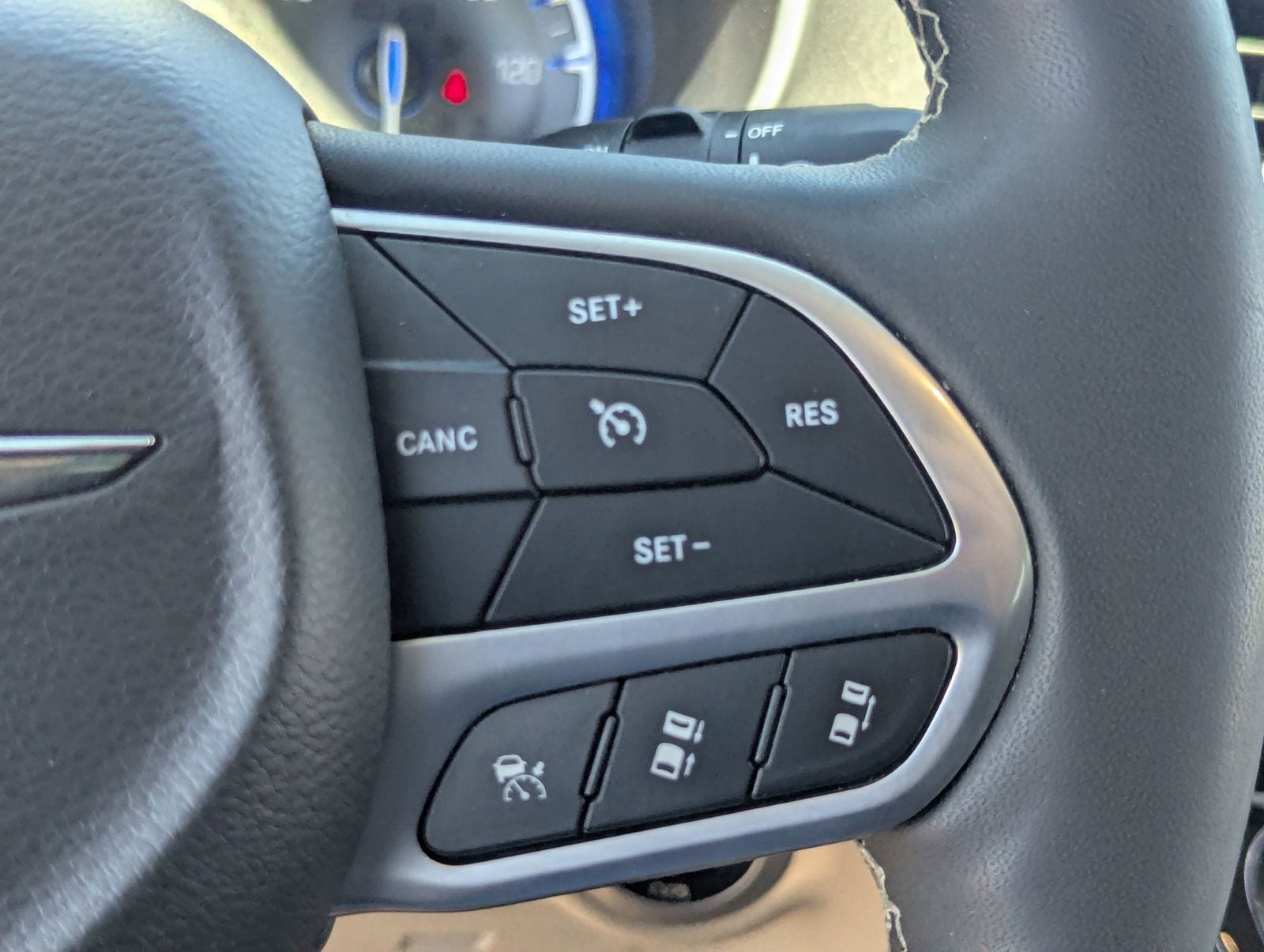 Used 2023 Chrysler Pacifica - photo 27