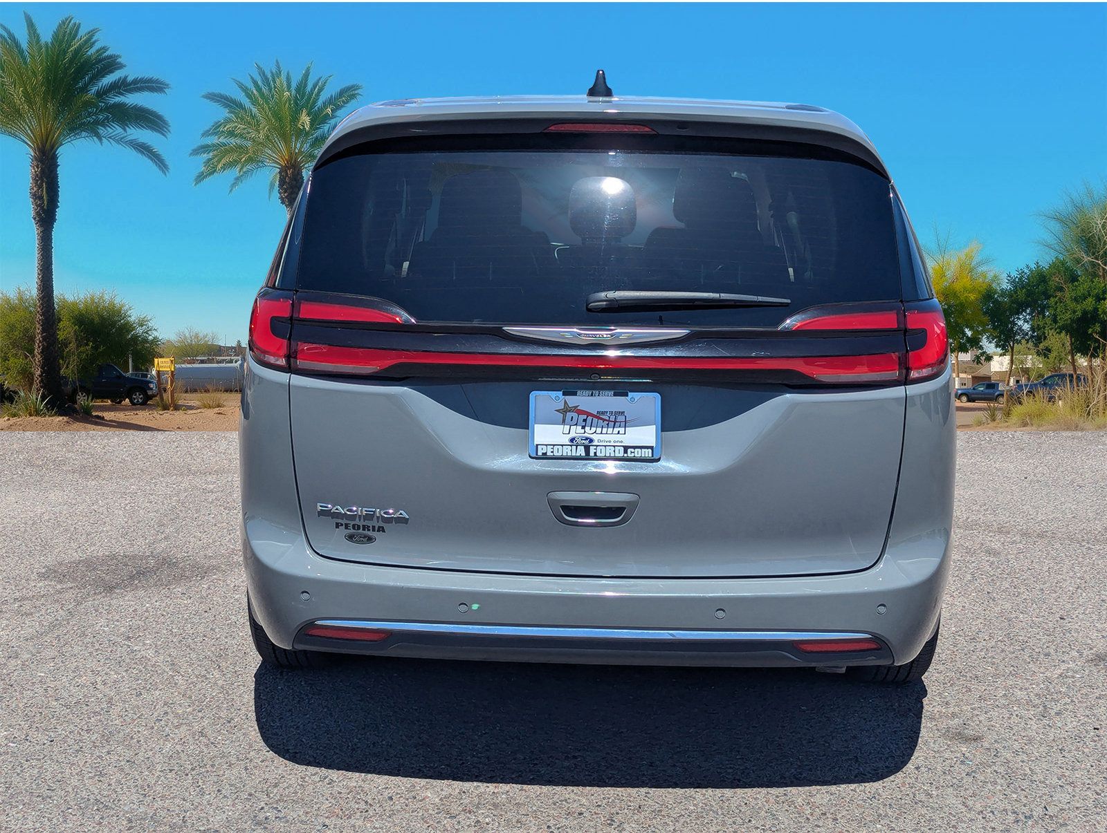 Used 2023 Chrysler Pacifica - photo 5