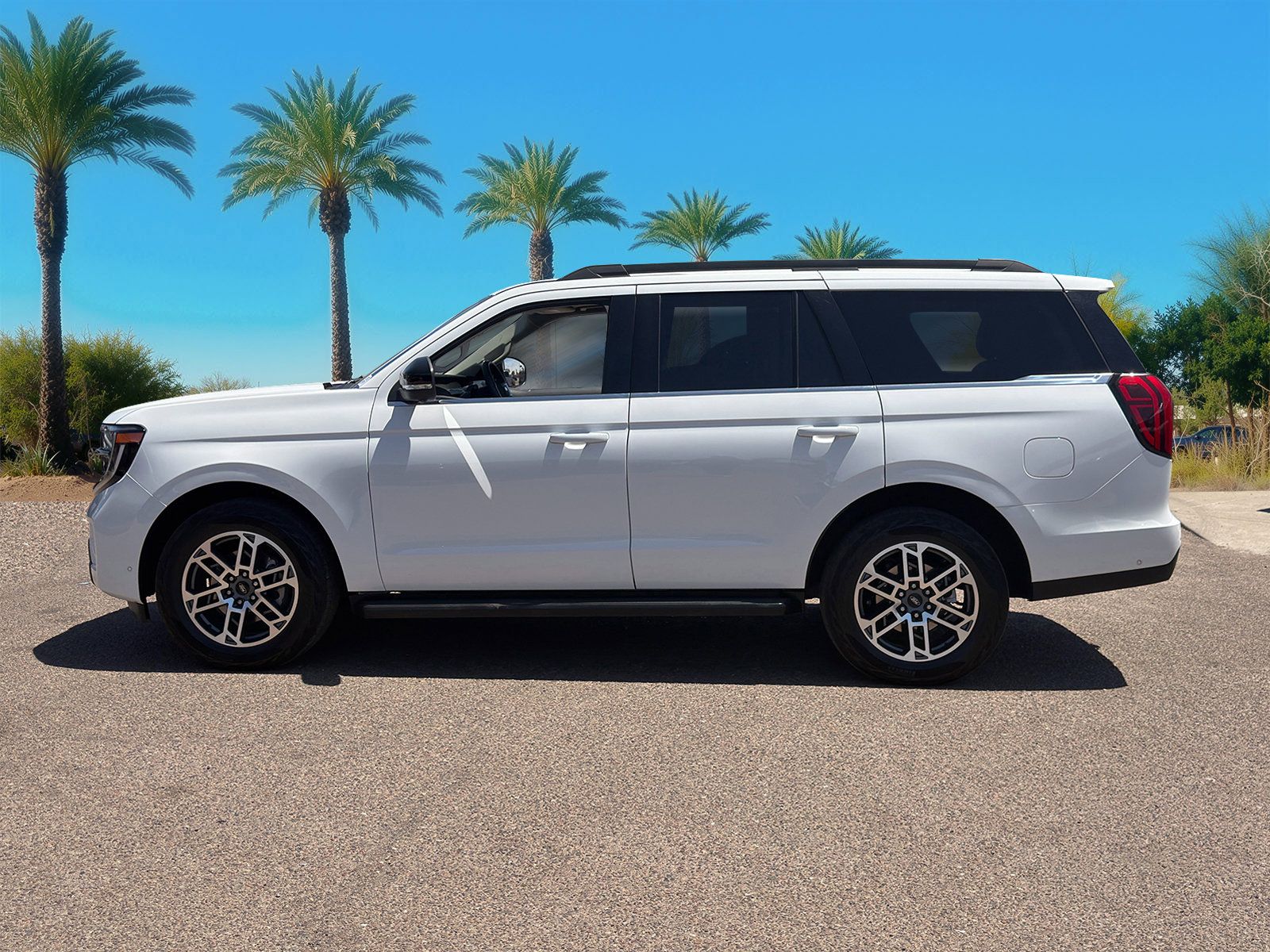 Used 2025 Ford Expedition - photo 26