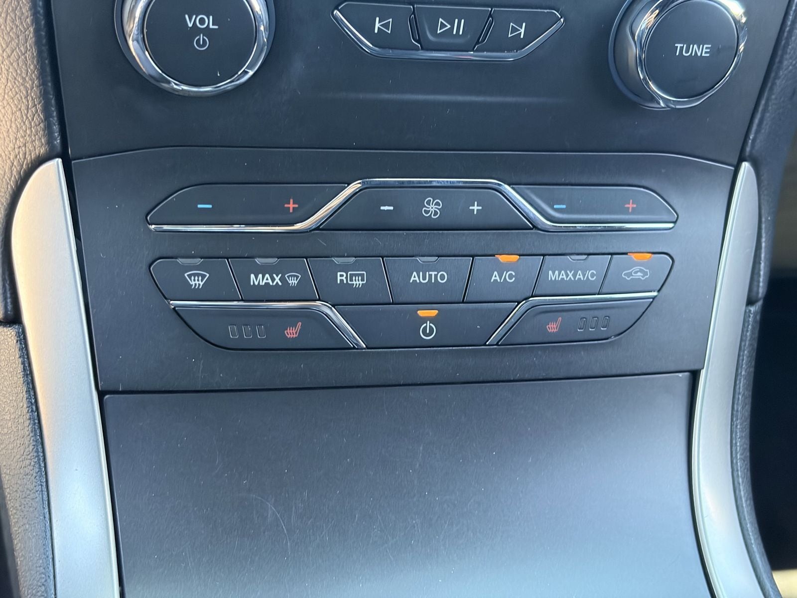 Used 2020 Ford Edge - photo 19