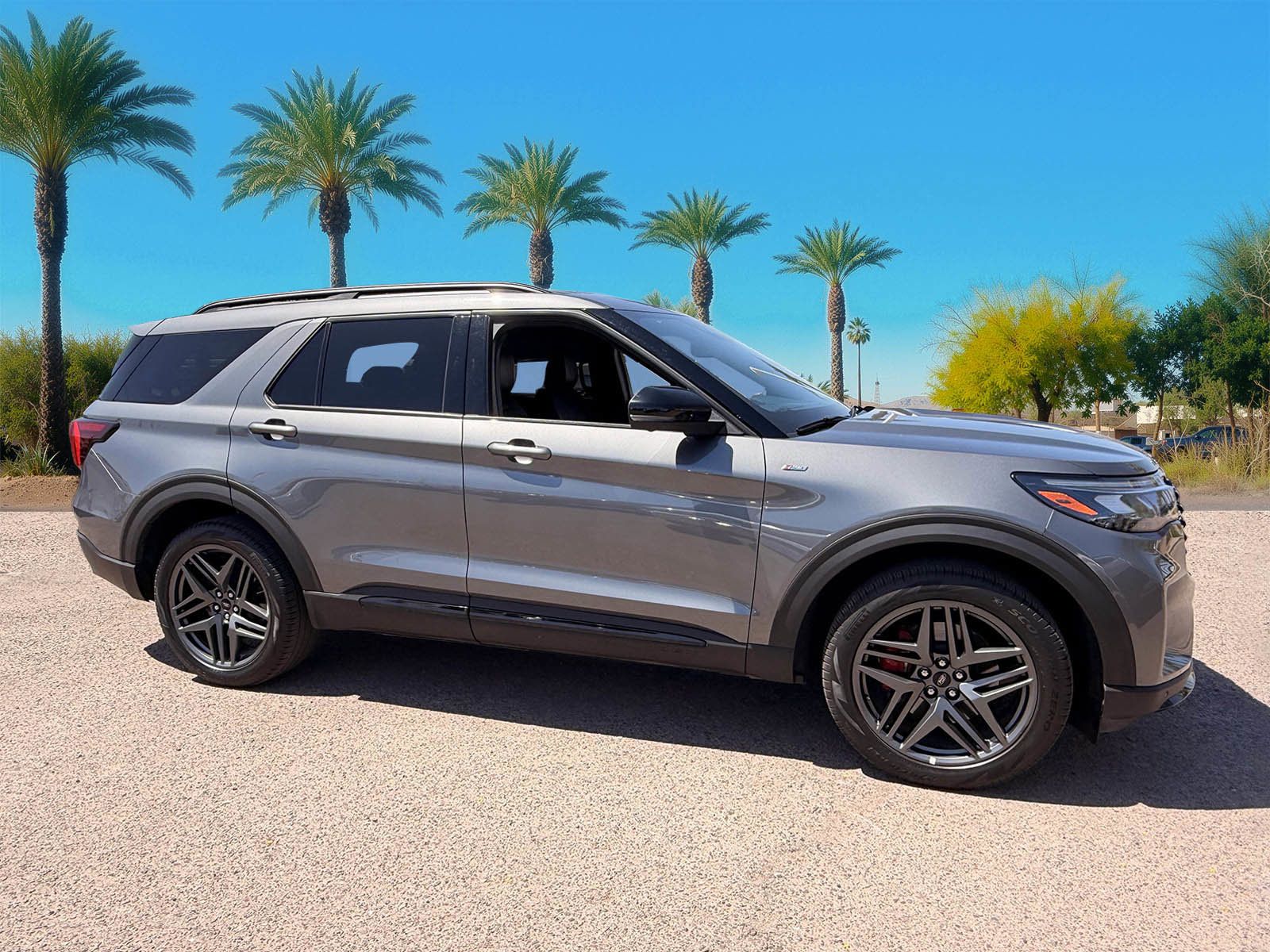 Used 2025 Ford Explorer - photo 5