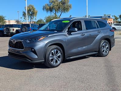 2023 Toyota Highlander FWD SUV for sale #SGC99328A - photo 2