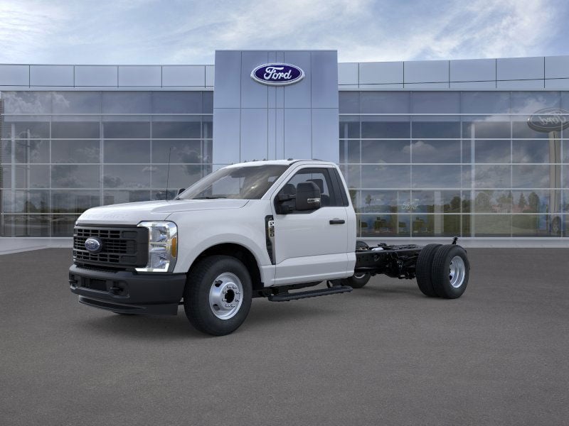 2026 Ford F-350 Super Duty Chassis Cab