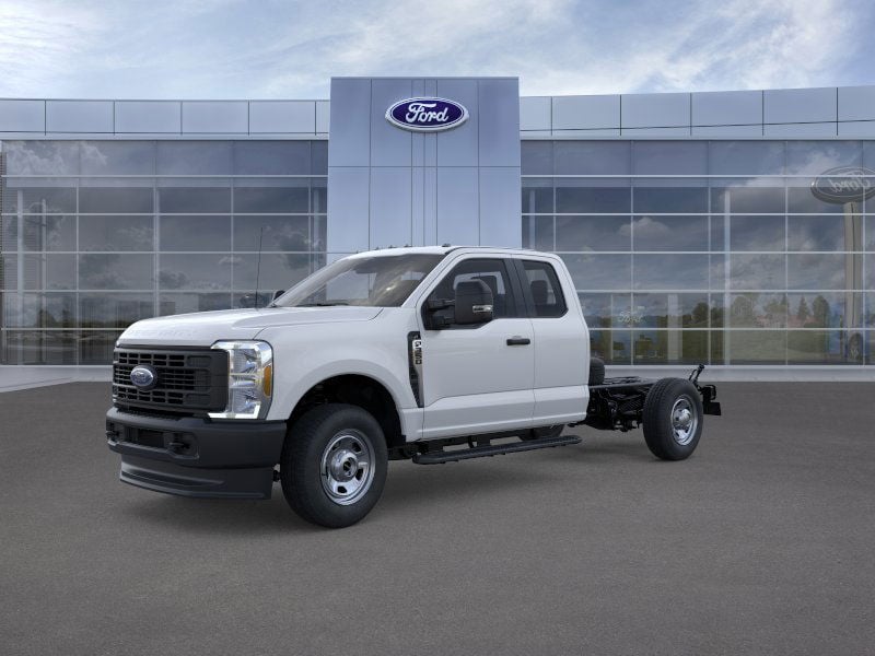 2026 Ford F-350 Super Duty Chassis Cab