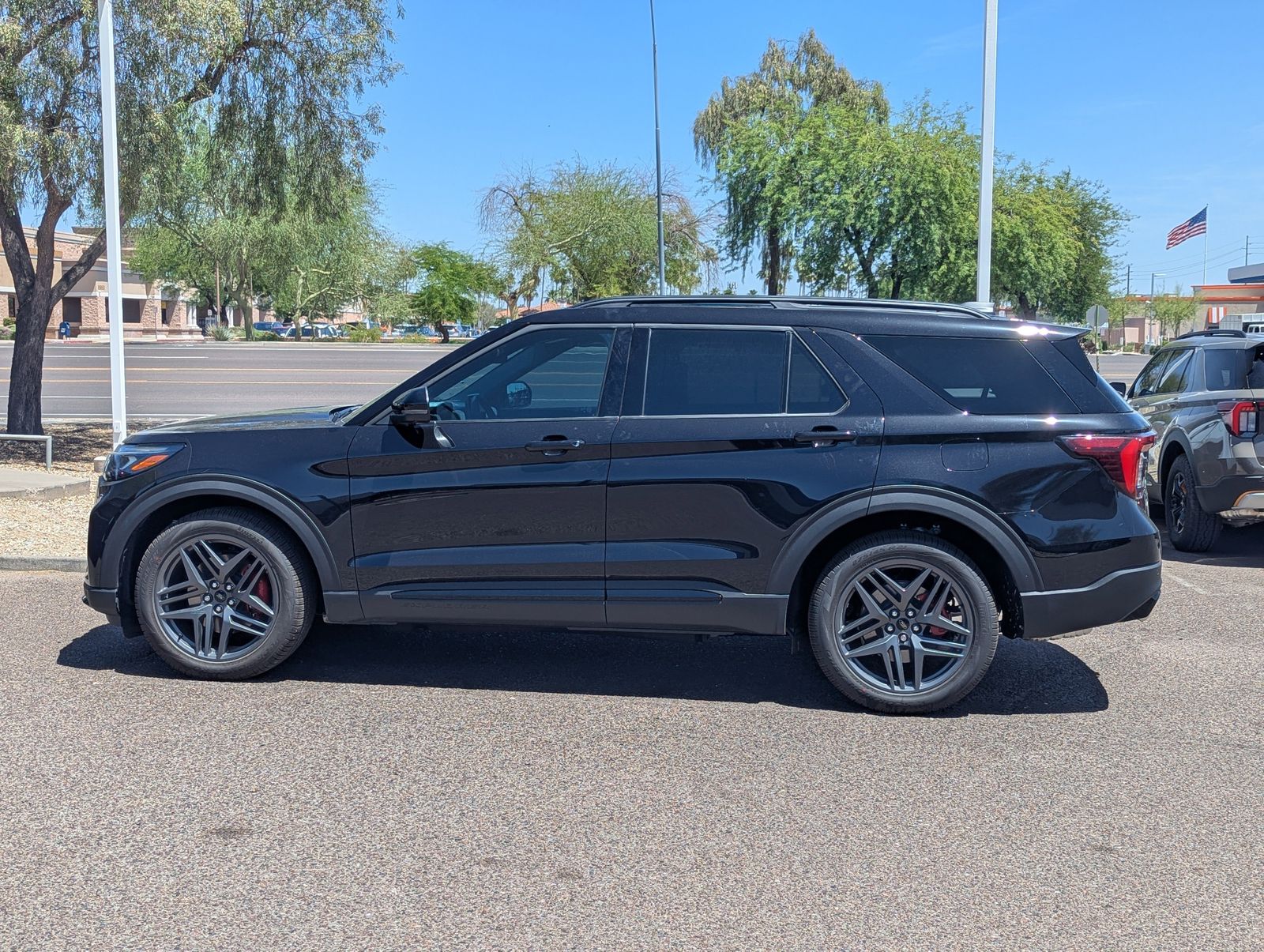 New 2026 Ford Explorer - photo 1