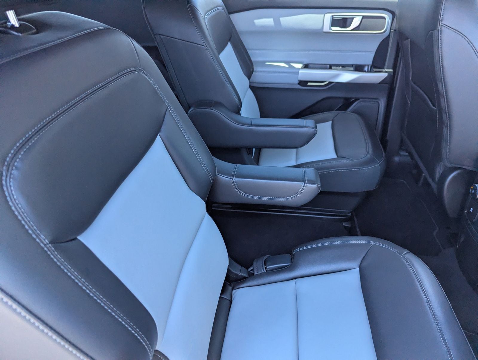 Used 2022 Ford Explorer - photo 14