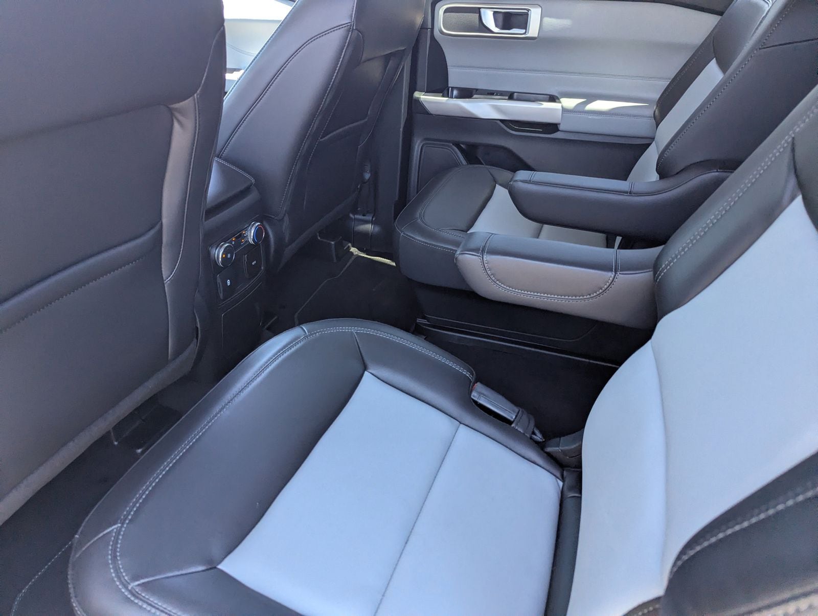 Used 2022 Ford Explorer - photo 15