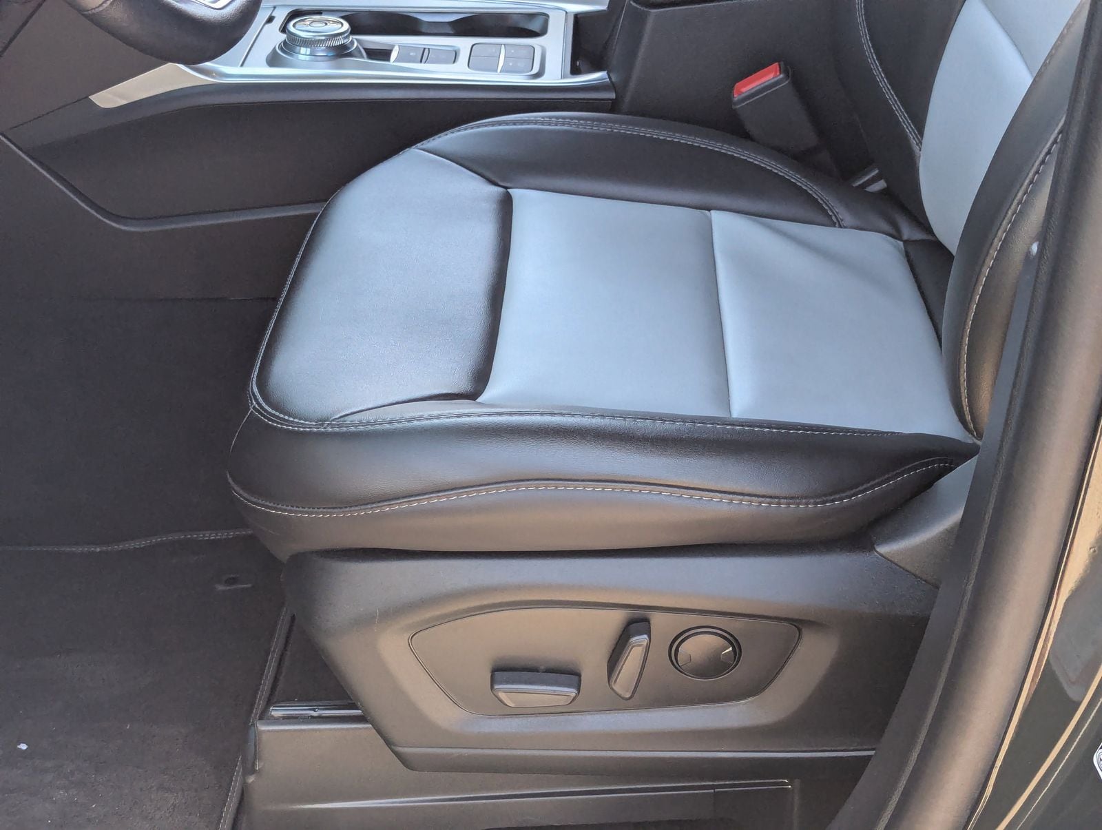 Used 2022 Ford Explorer - photo 28