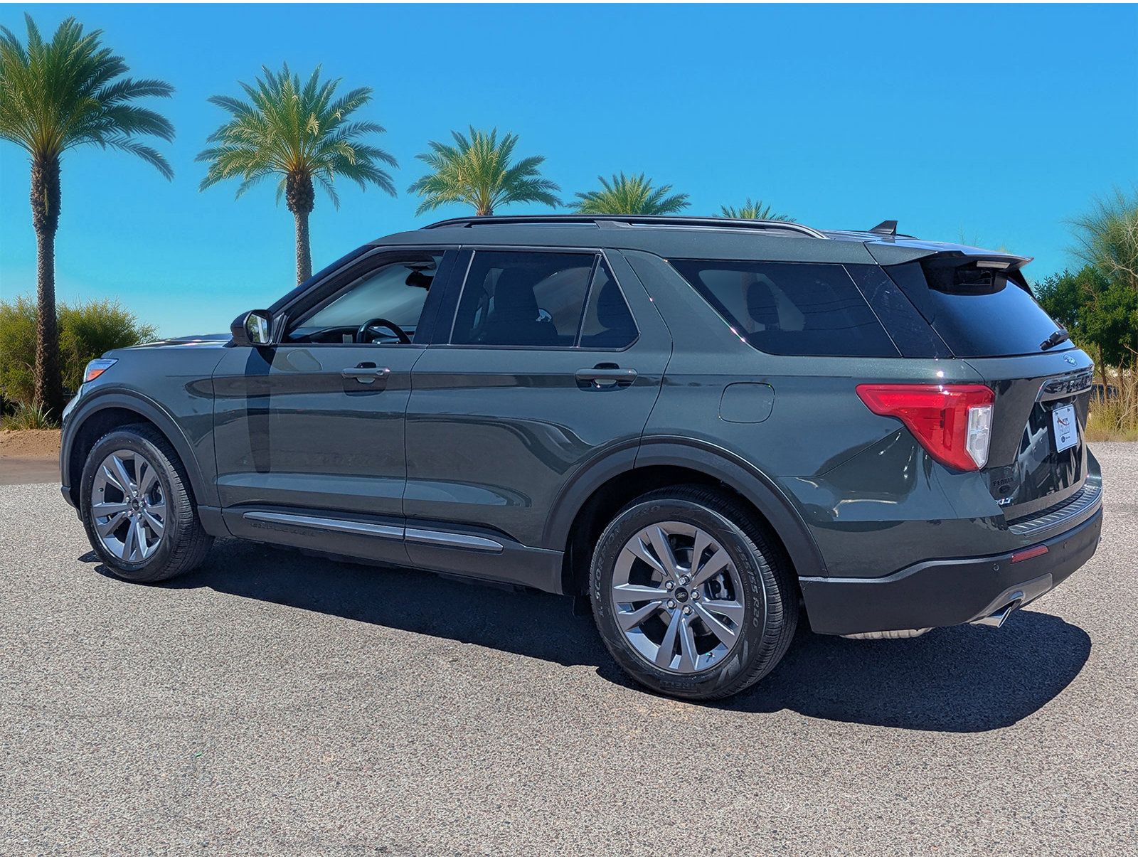 Used 2022 Ford Explorer - photo 2