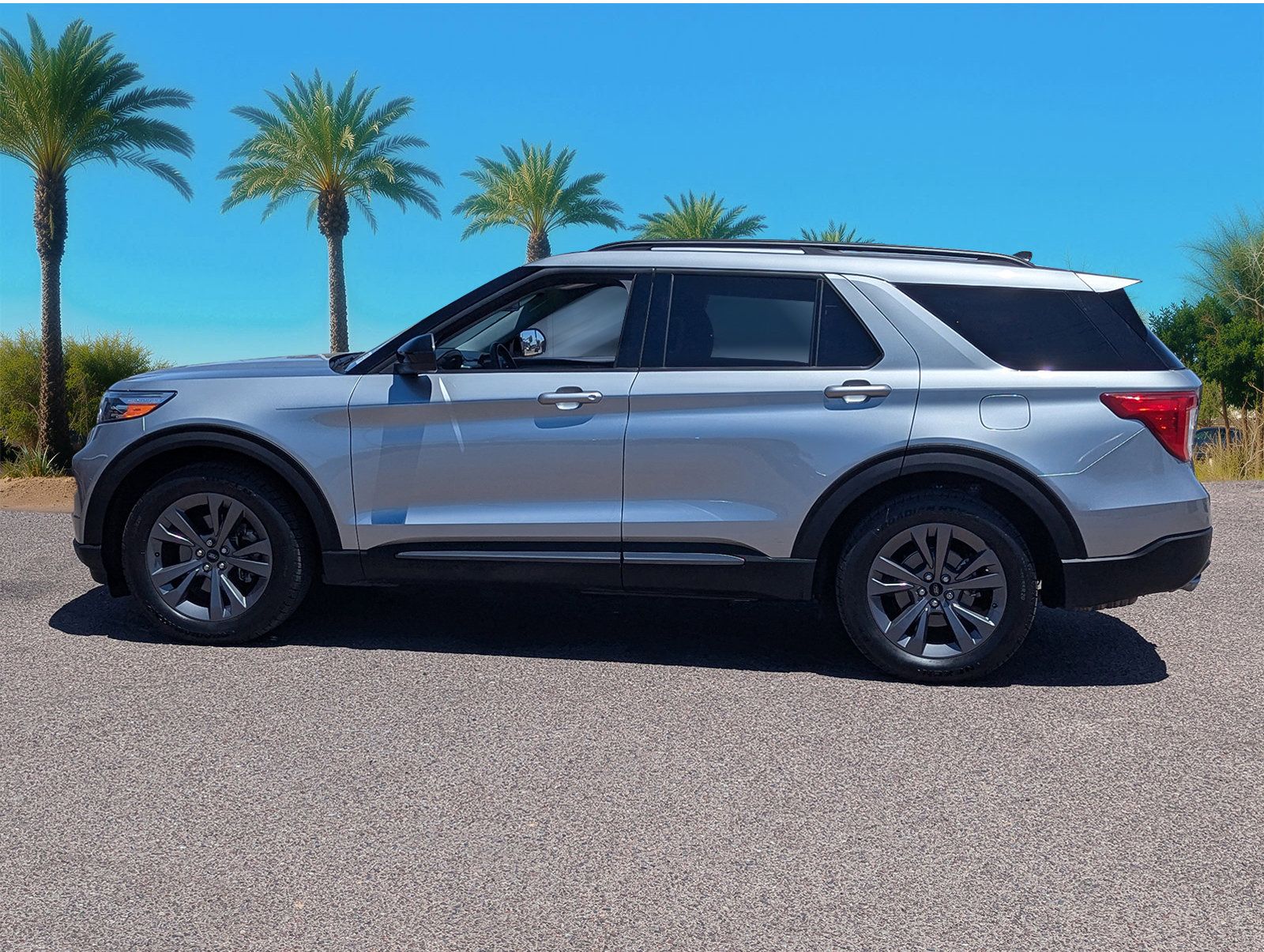 Used 2023 Ford Explorer - photo 1