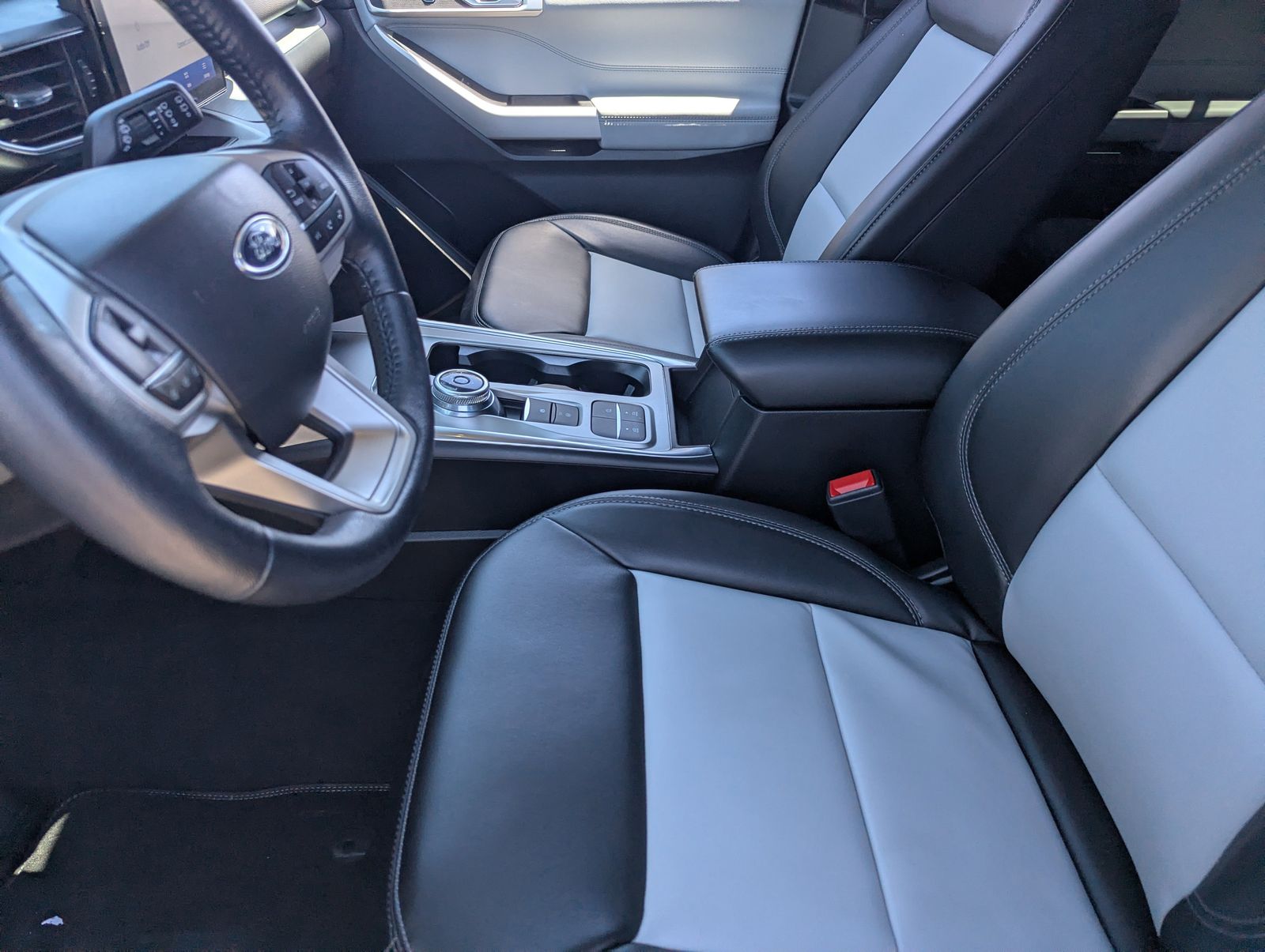 Used 2023 Ford Explorer - photo 23