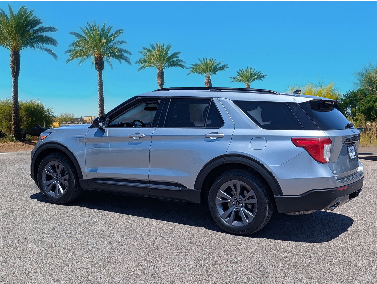 Used 2023 Ford Explorer - photo 2