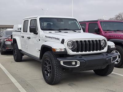 Used 2024 Jeep Gladiator - photo 1