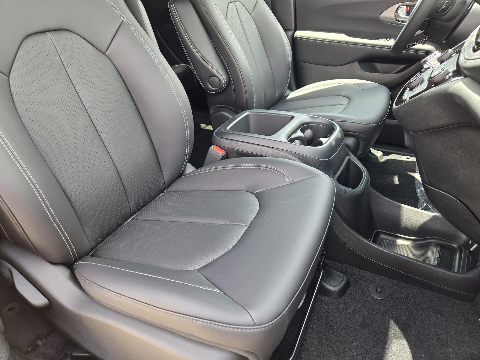 New 2026 Chrysler Pacifica - photo 12