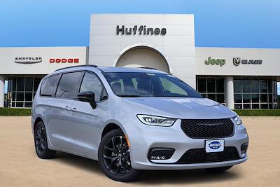 New 2026 Chrysler Pacifica - photo 1