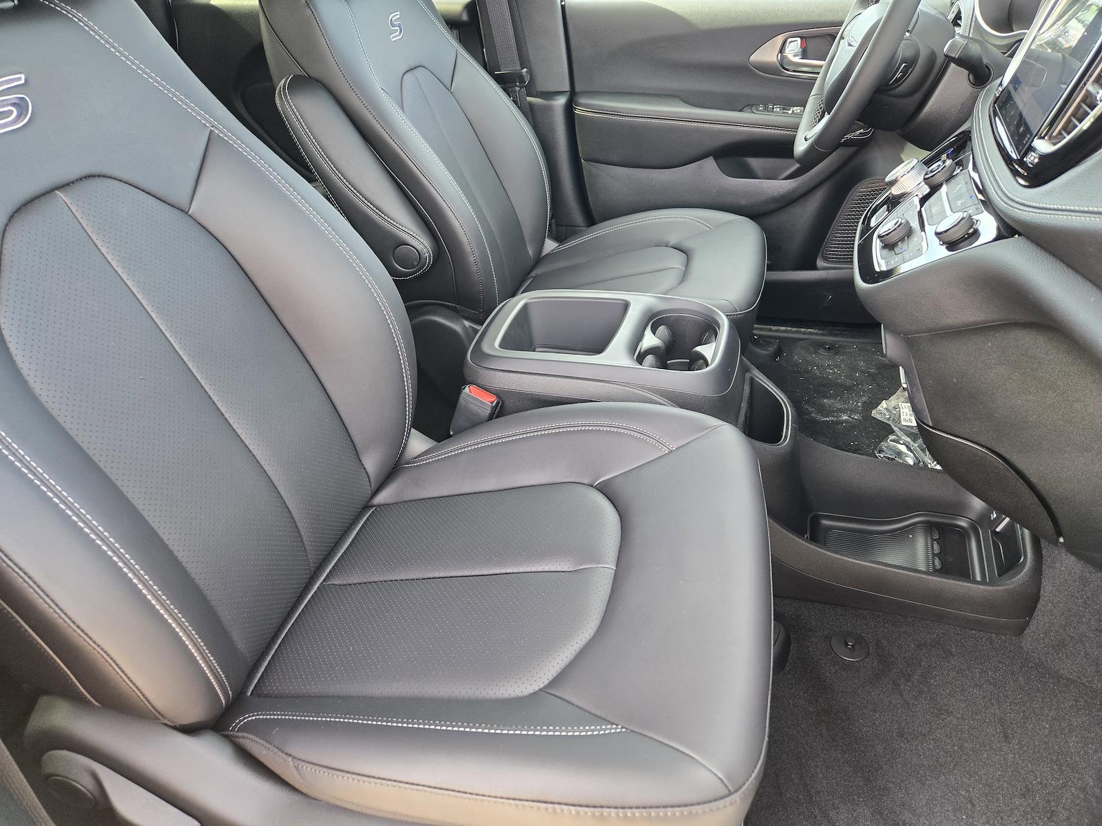 New 2026 Chrysler Pacifica - photo 12