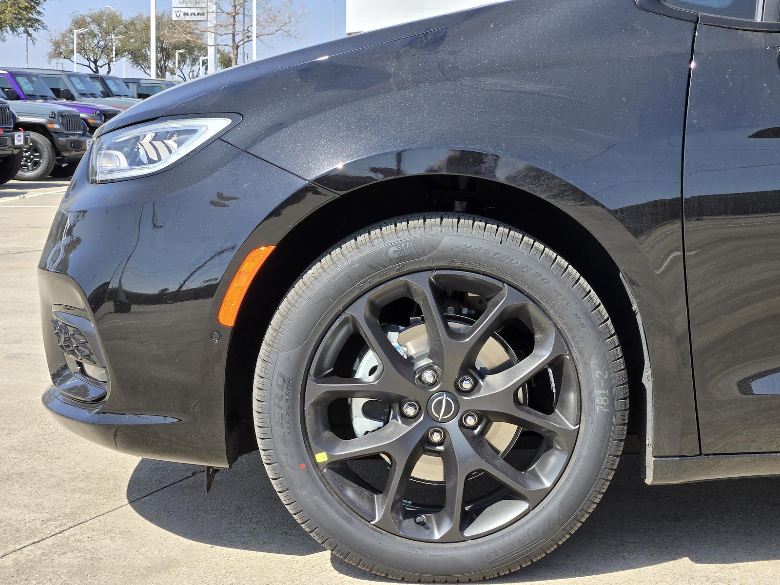 New 2026 Chrysler Pacifica - photo 7