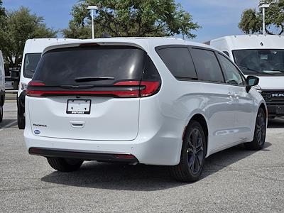 New 2026 Chrysler Pacifica - photo 2