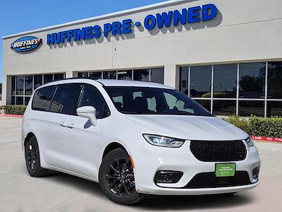 Used 2021 Chrysler Pacifica - photo 1