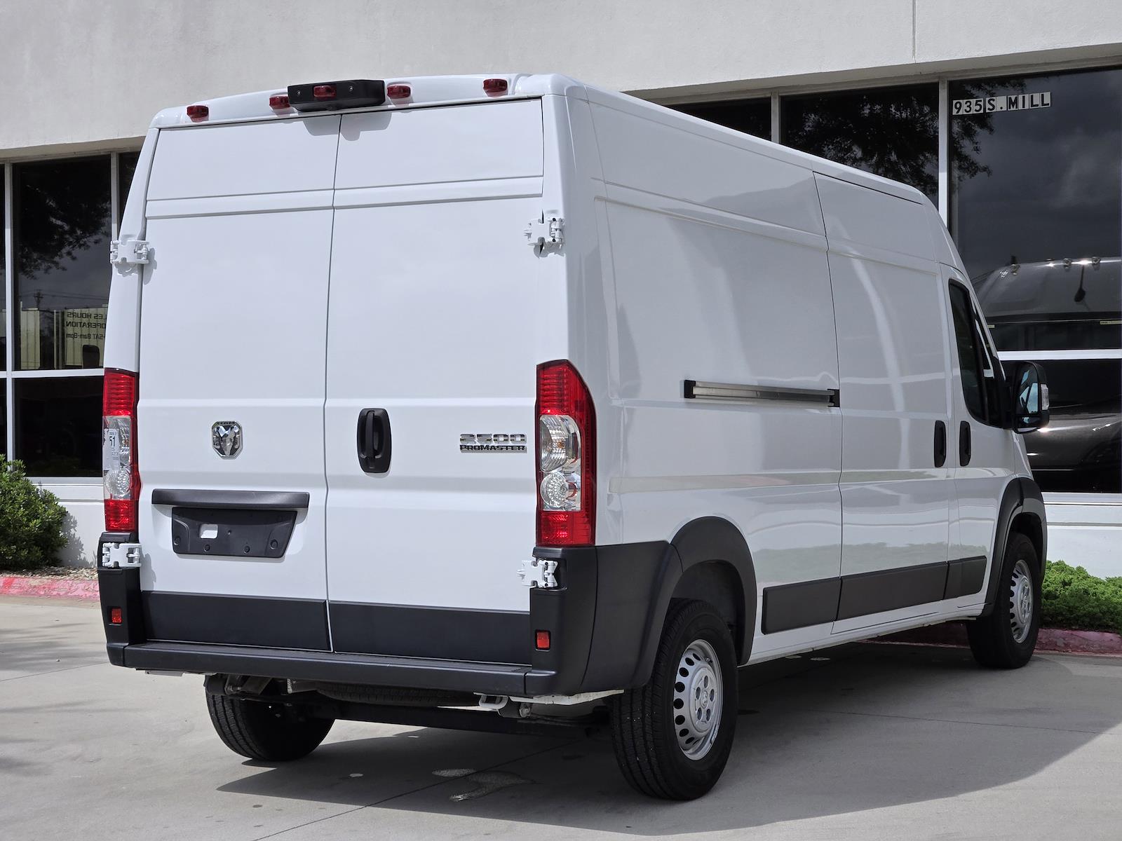 Used 2025 Ram ProMaster 2500 - photo 2