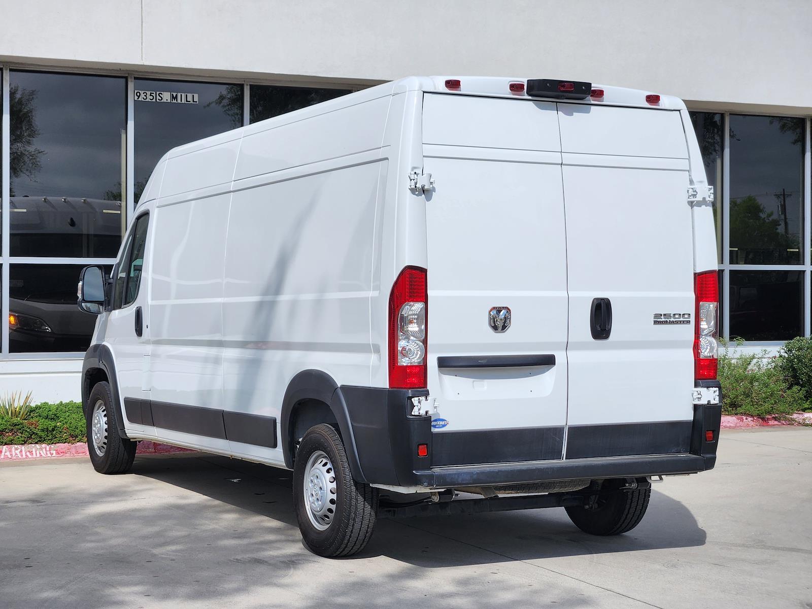 Used 2025 Ram ProMaster 2500 - photo 8