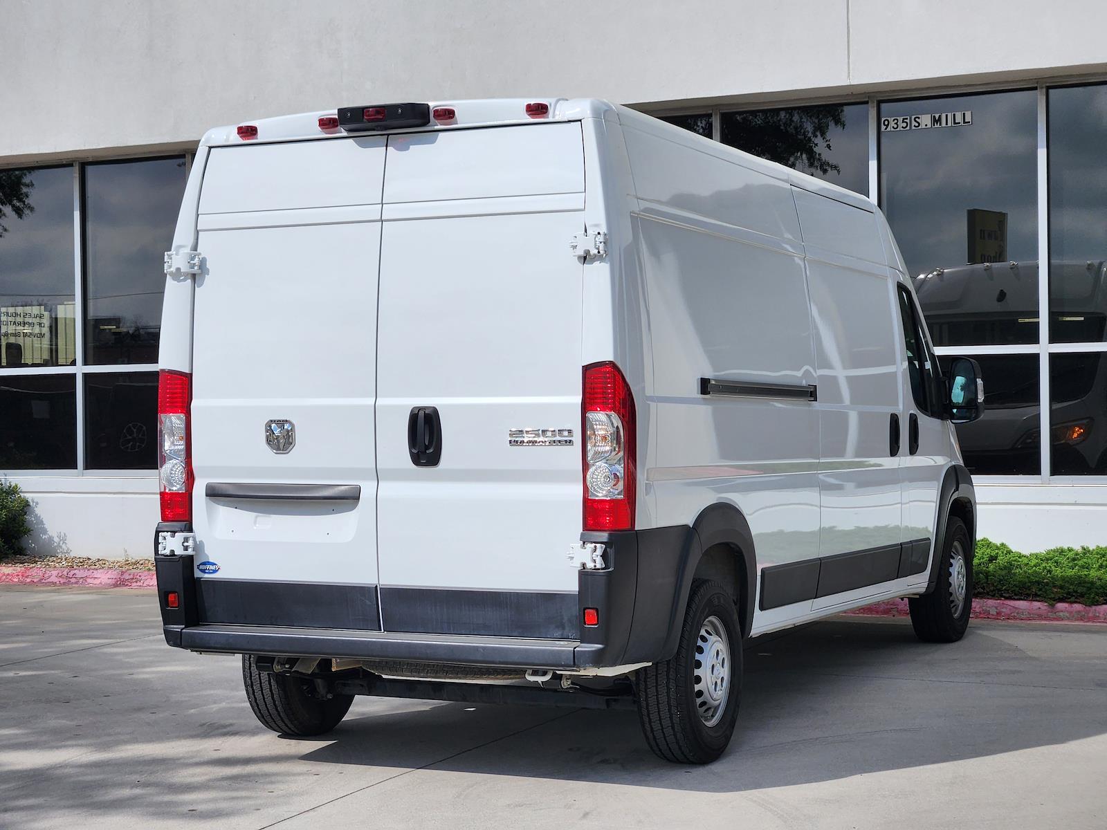 Used 2025 Ram ProMaster 2500 - photo 2