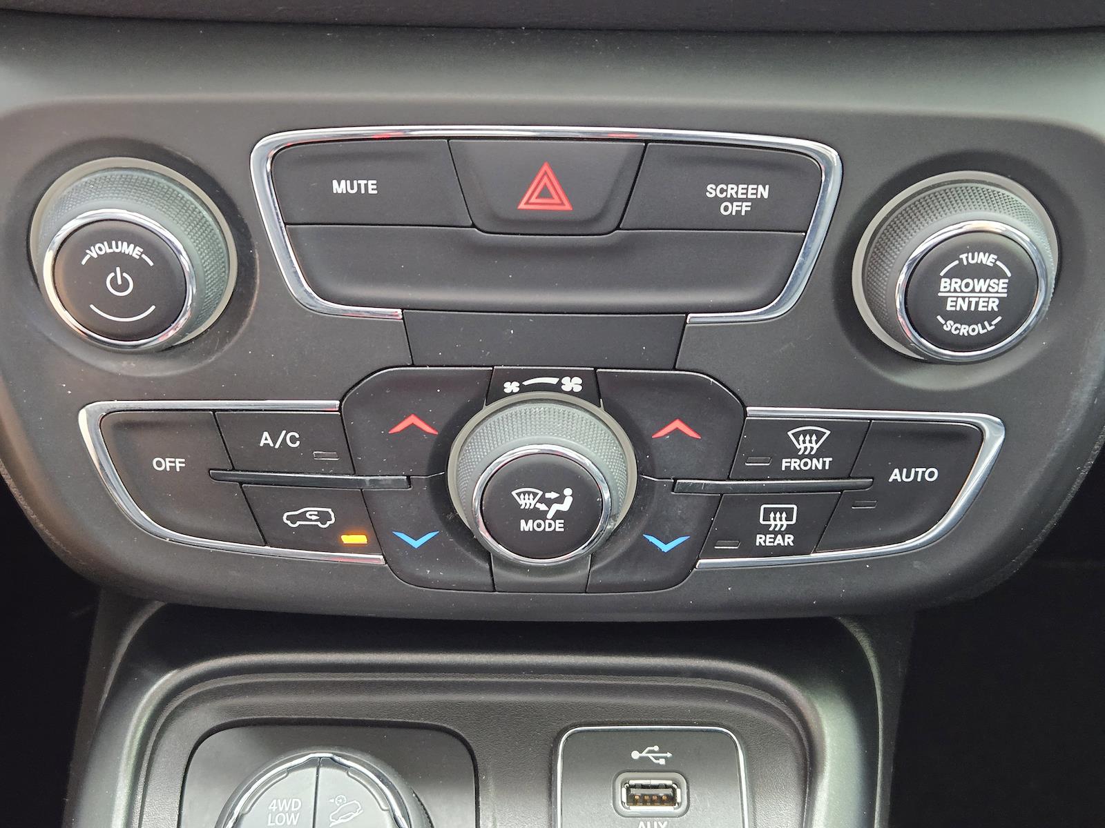 Used 2018 Jeep Compass - photo 22
