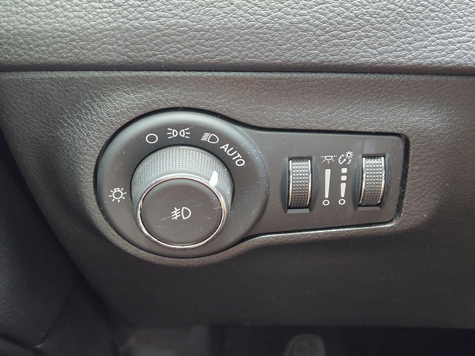 Used 2018 Jeep Compass - photo 28