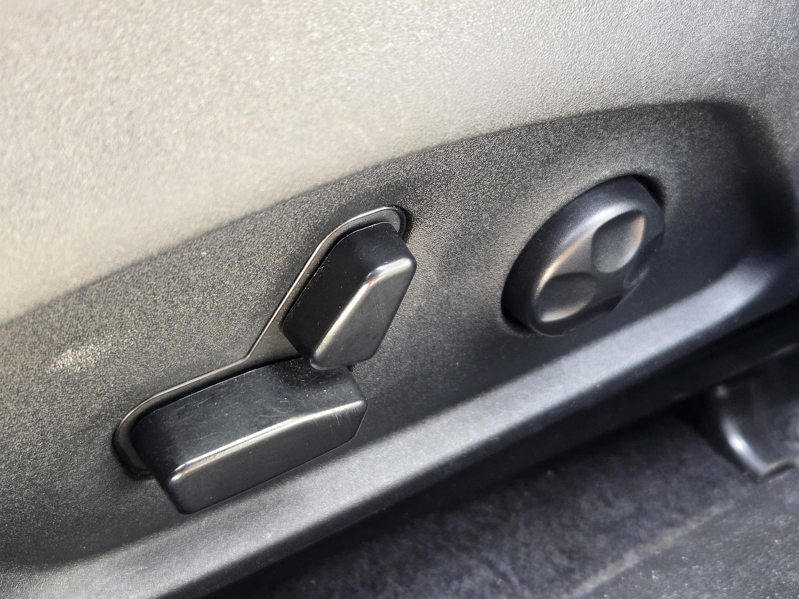 Used 2018 Jeep Compass - photo 32