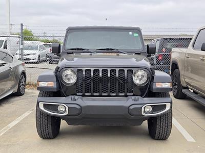 Used 2022 Jeep Gladiator - photo 1