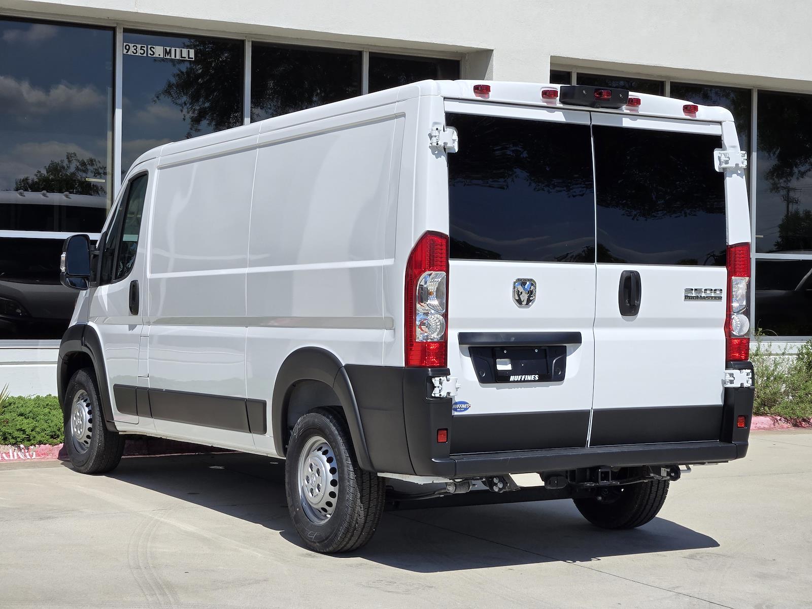 Used 2025 Ram ProMaster 2500 - photo 2