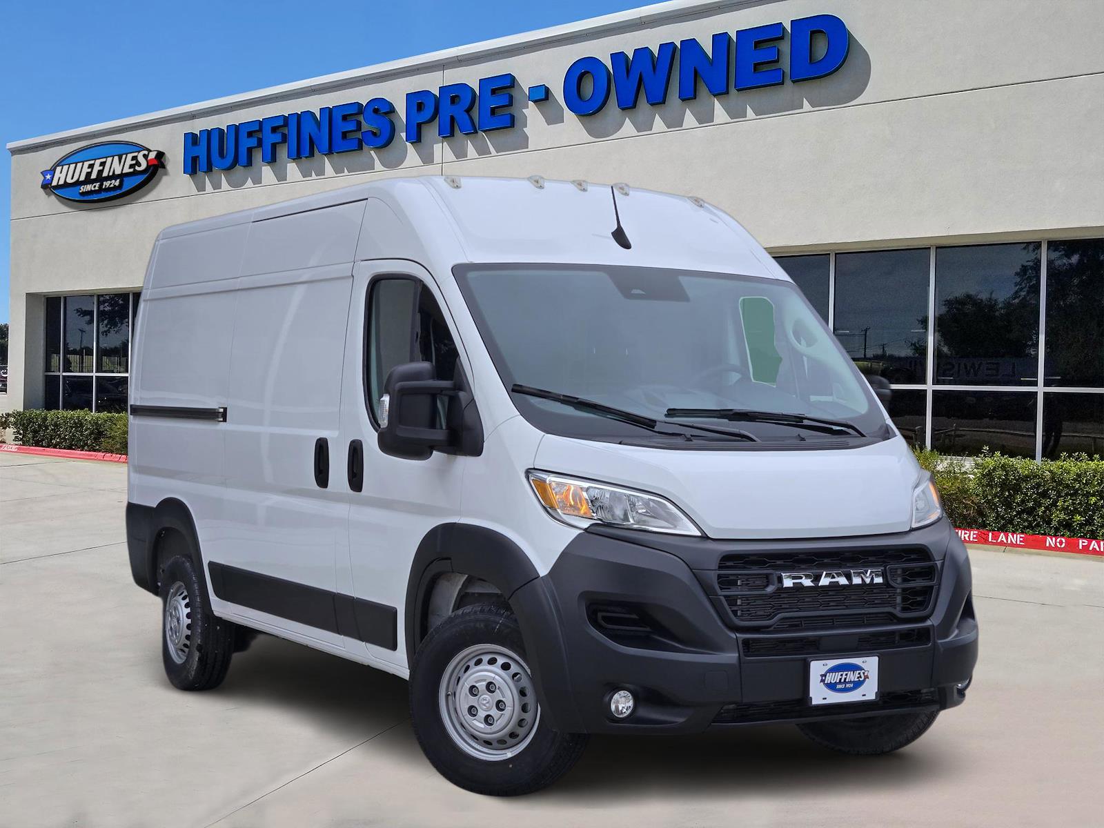 Used 2025 Ram ProMaster 2500 - photo 1