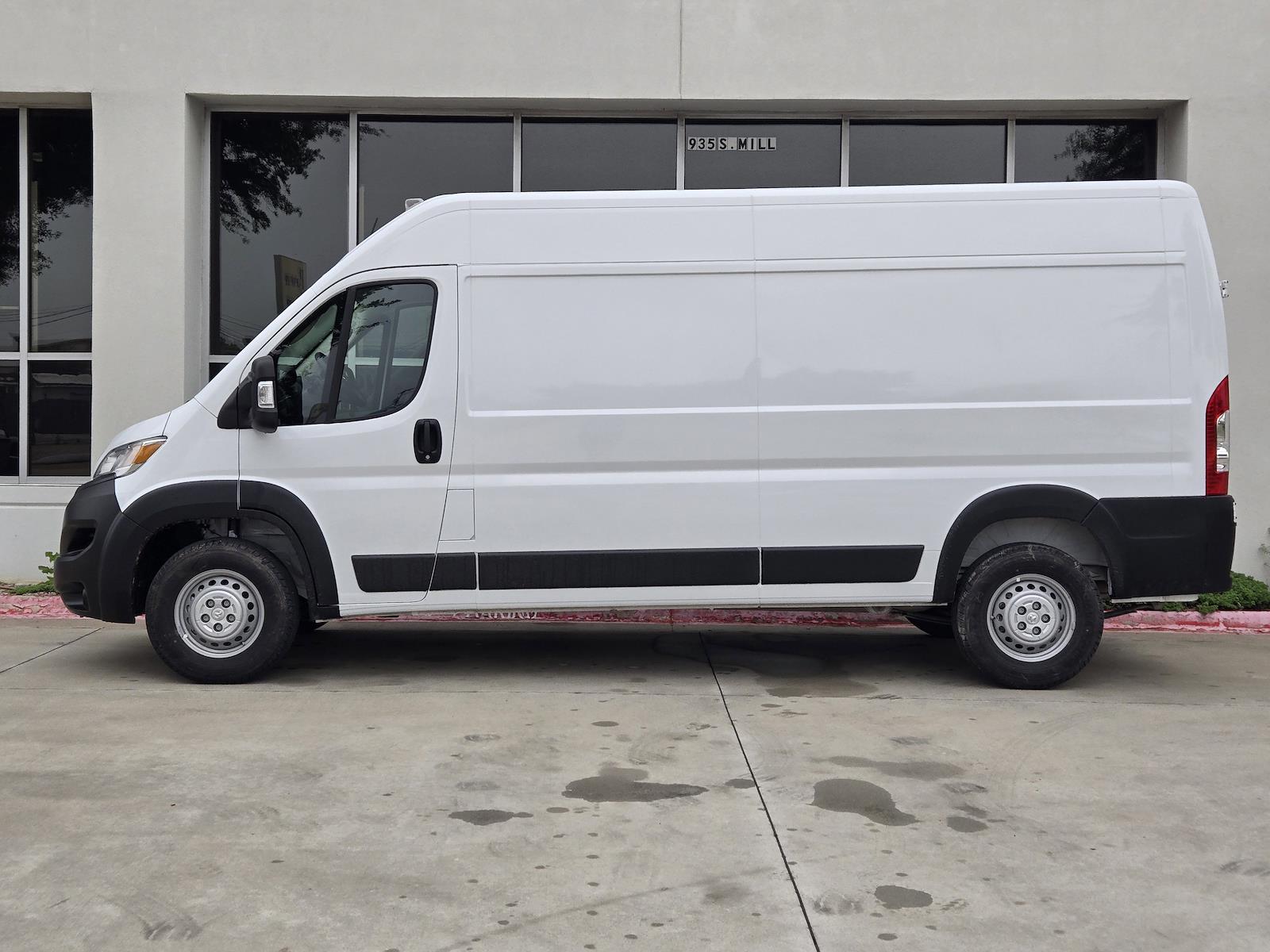 Used 2025 Ram ProMaster 3500 - photo 5
