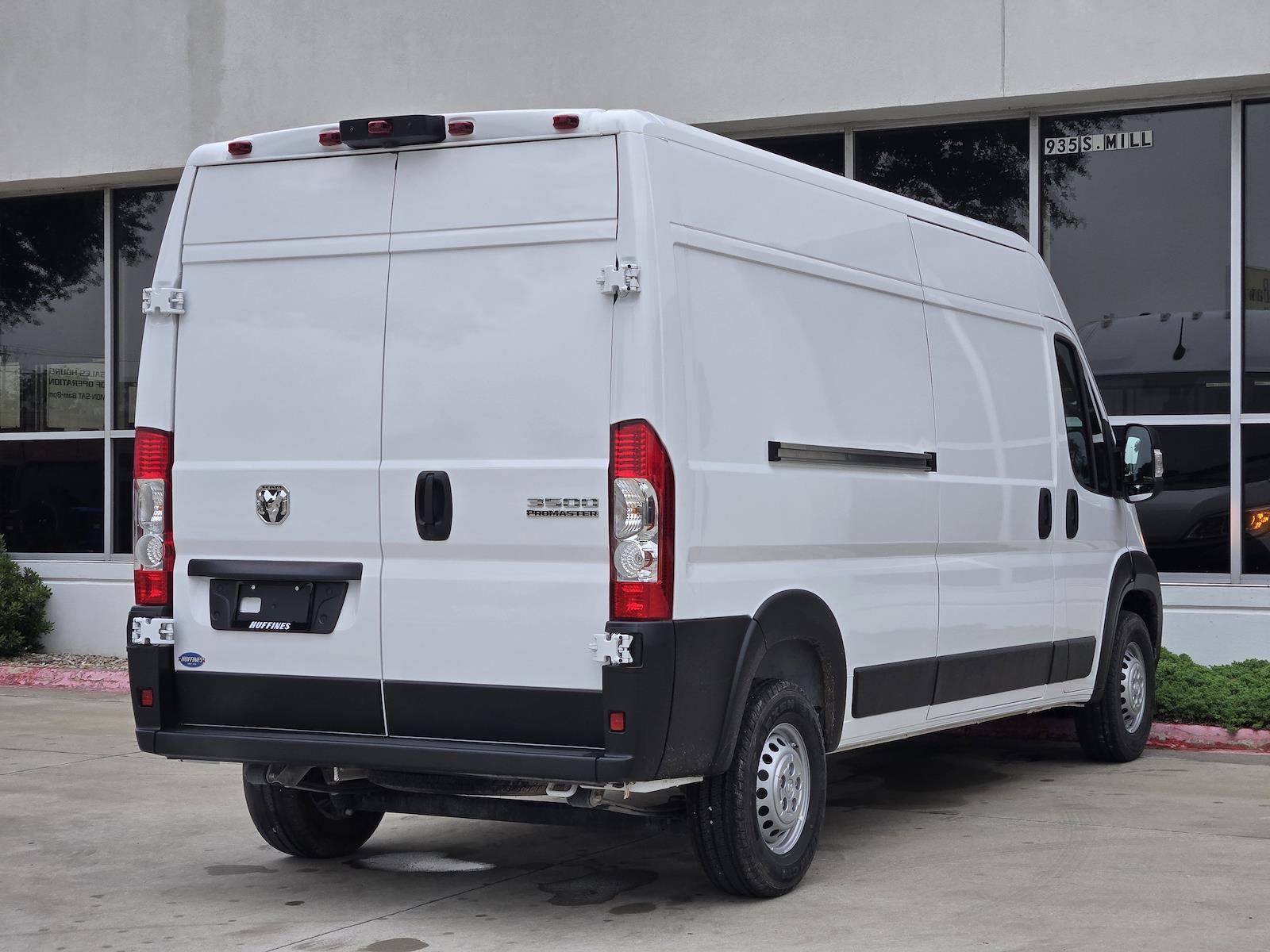 Used 2025 Ram ProMaster 3500 - photo 2