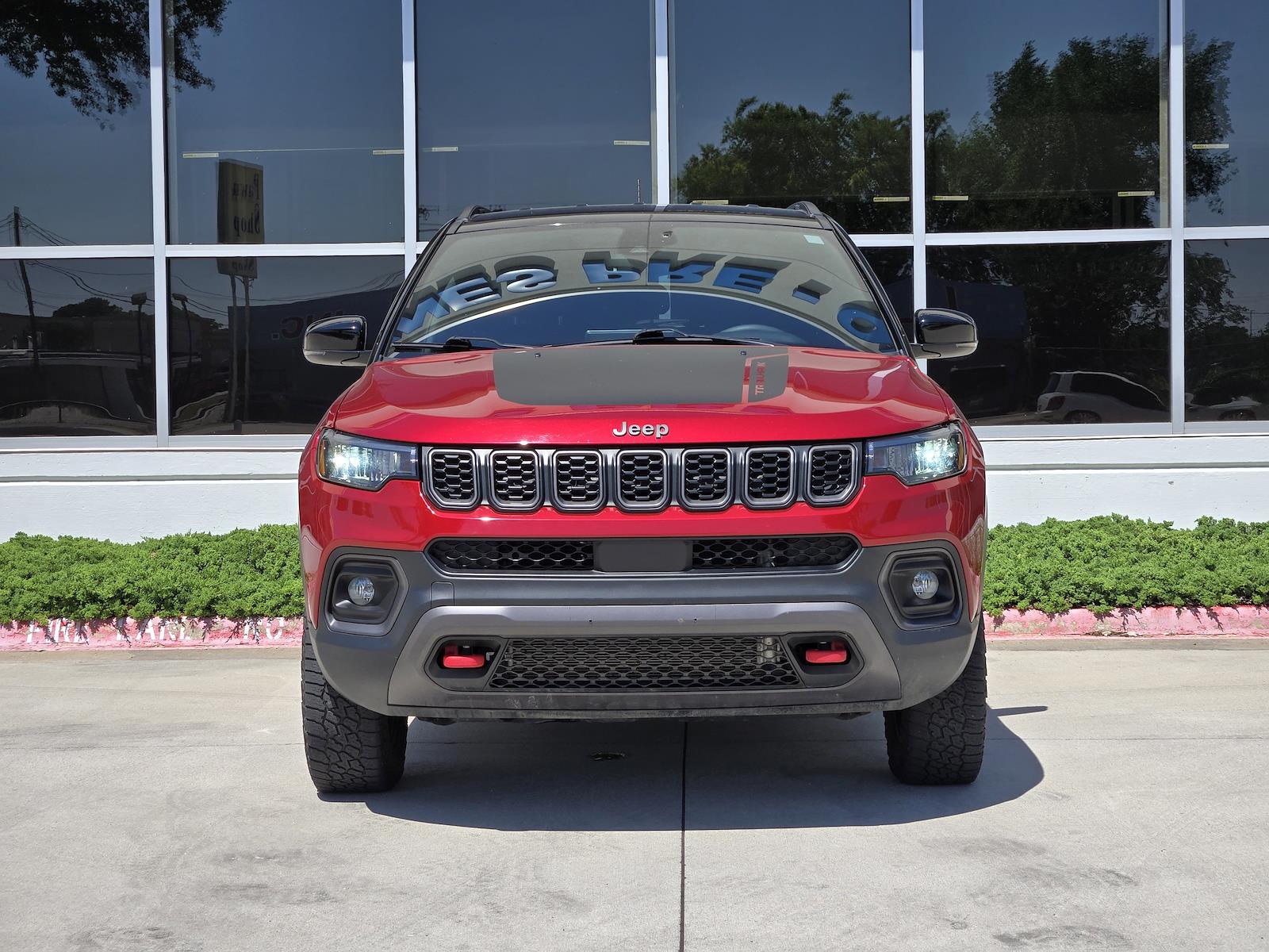Used 2025 Jeep Compass - photo 5