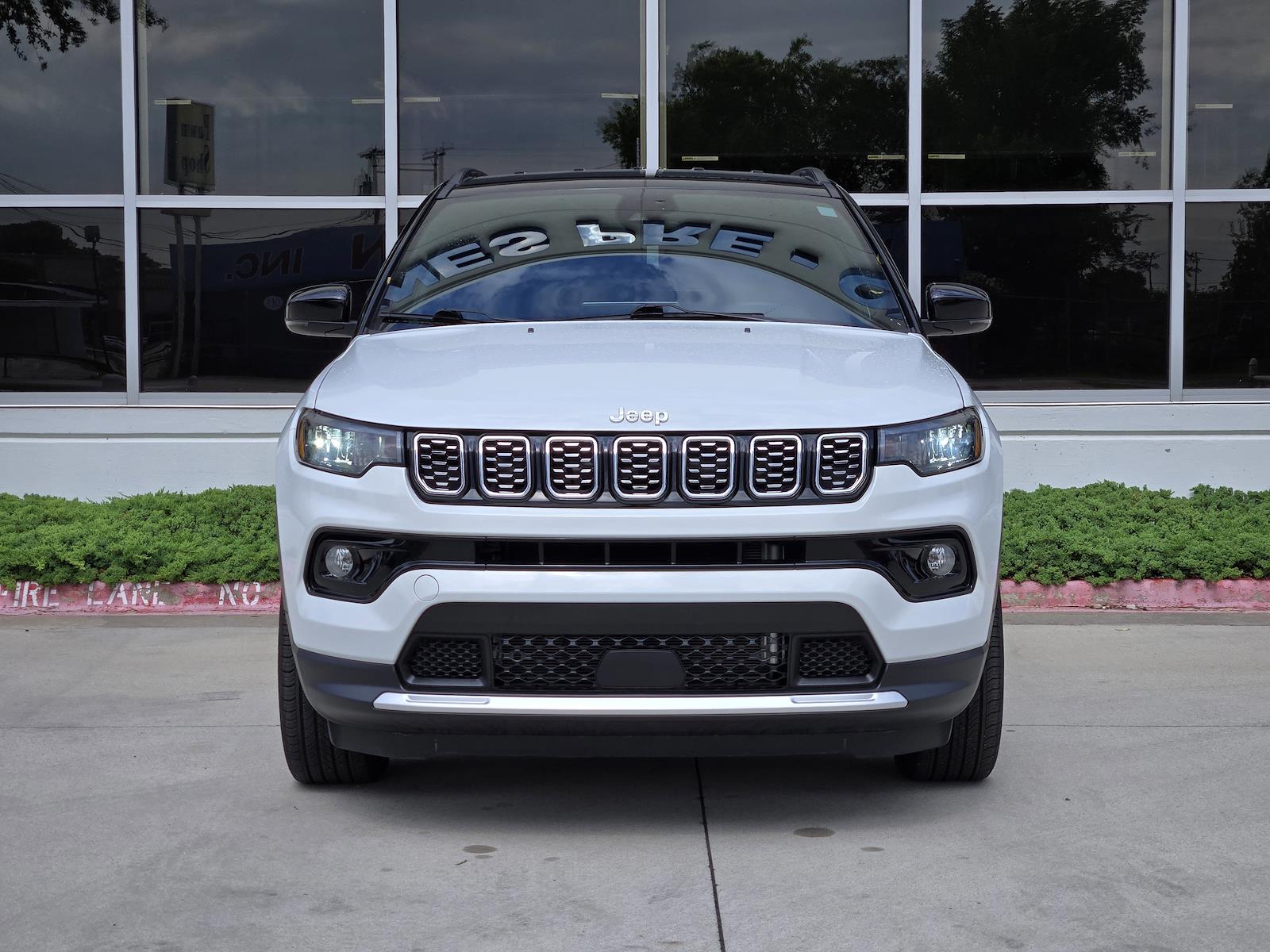Used 2025 Jeep Compass - photo 2