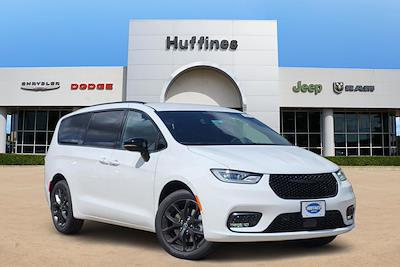 2026 Chrysler Pacifica AWD Minivan for sale #F26PC9619 - photo 1