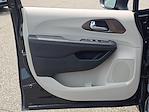 2018 Chrysler Pacifica FWD Minivan for sale #9490 - photo 9